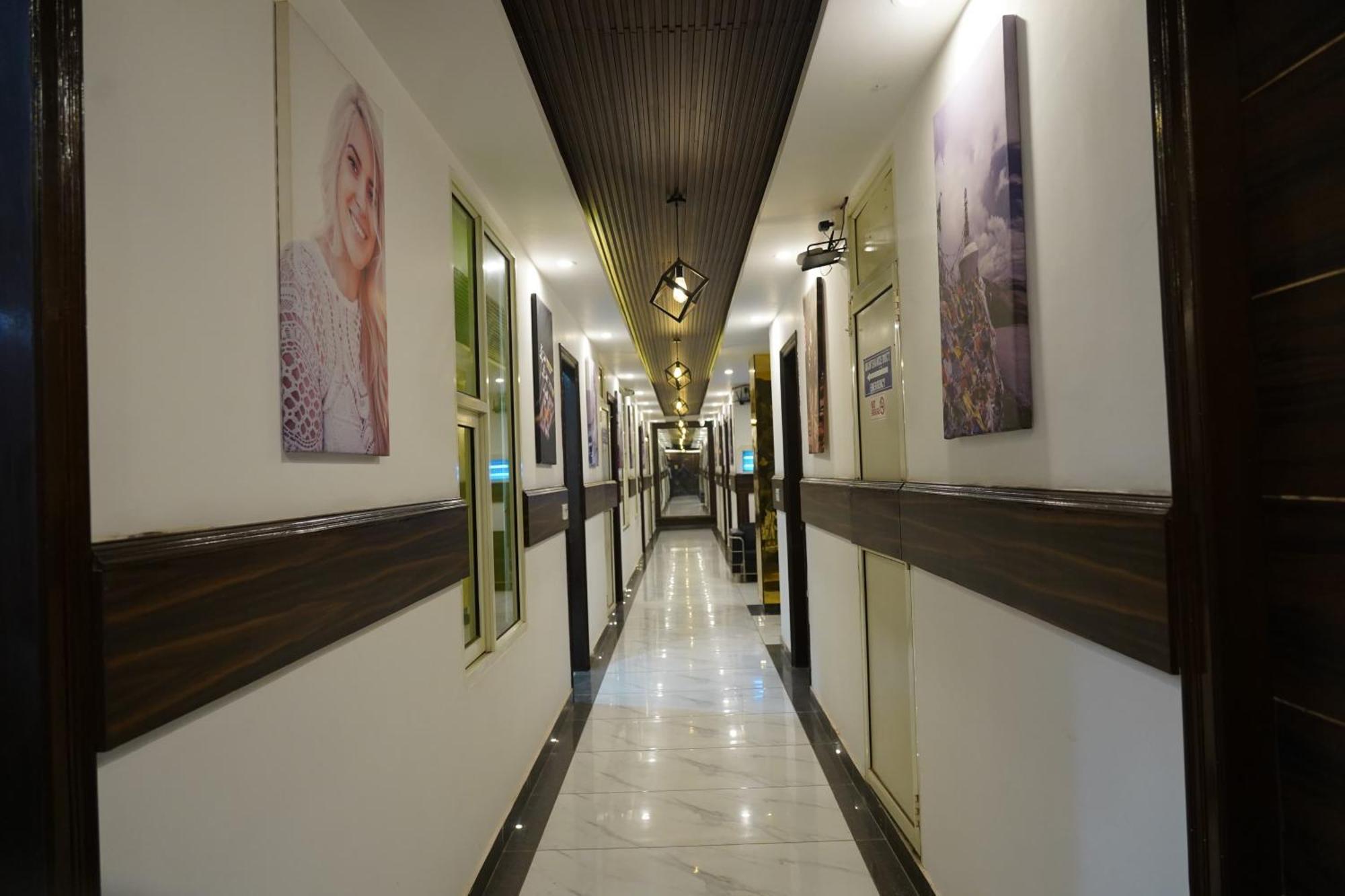 Red Apple Near Railway Station होटल Chandigarh