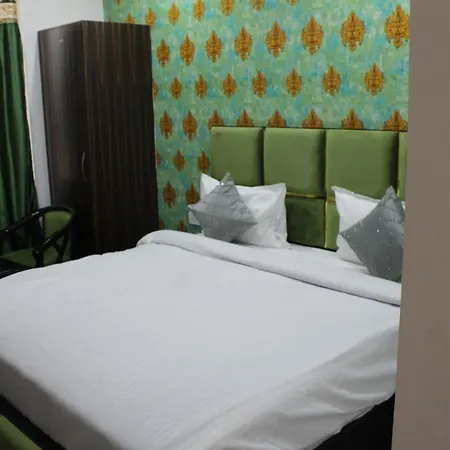 Hotel Red Apple Near Railway Station Chandigarh Exterior photo