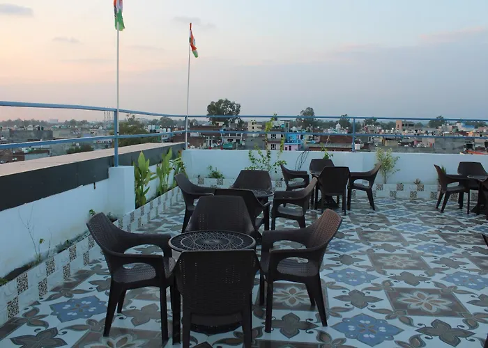 Hotel Red Apple Near Railway Station Chandigarh