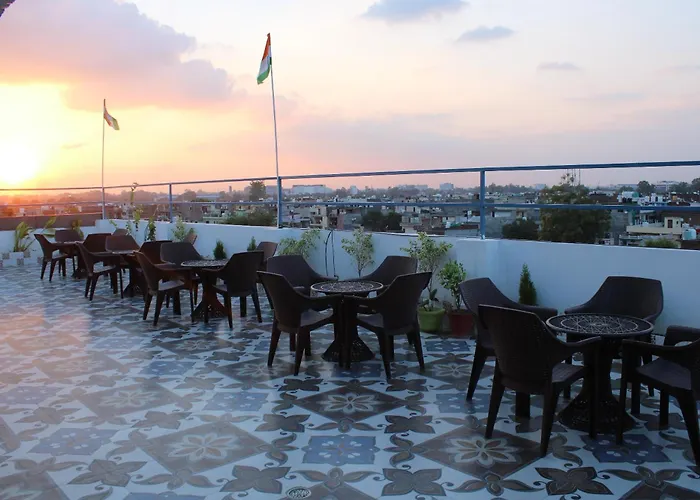 Hotel Red Apple Near Railway Station Chandigarh