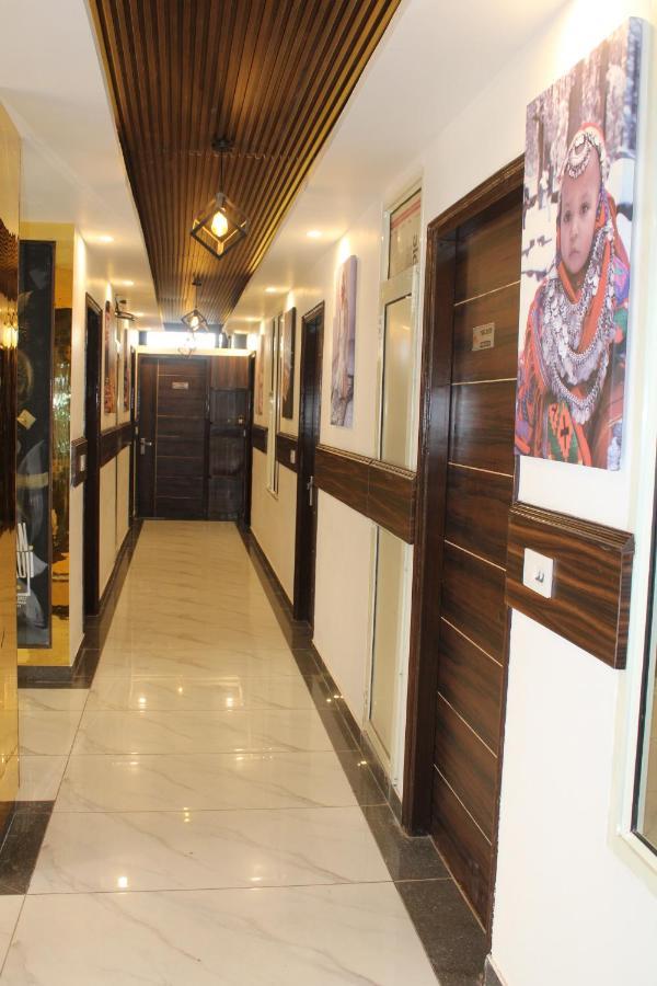 Hotel Red Apple Near Railway Station 3*
