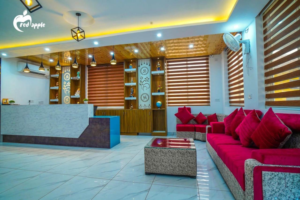 Hotel Red Apple Near Railway Station 3*