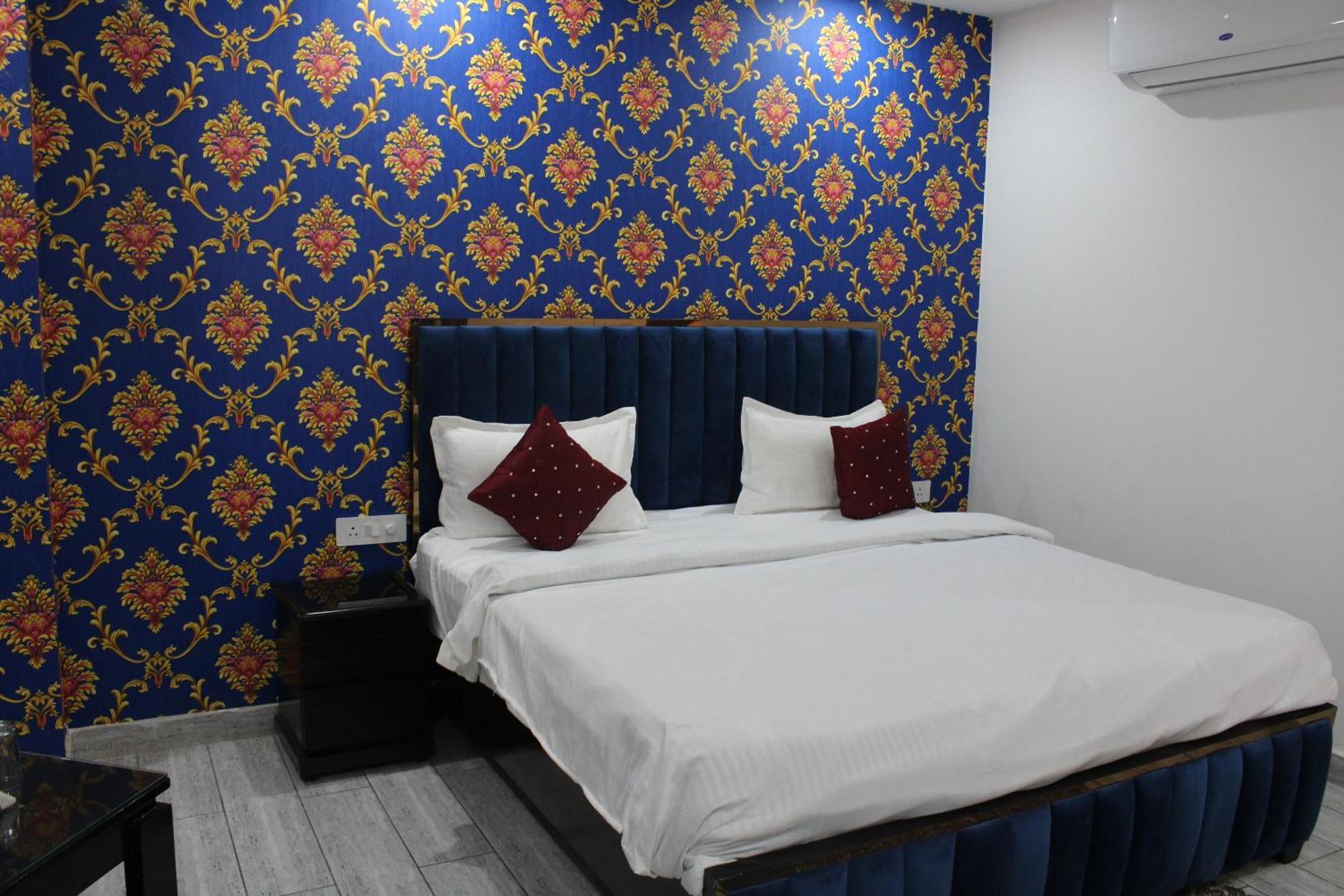 Red Apple Near Railway Station Hotel Chandigarh